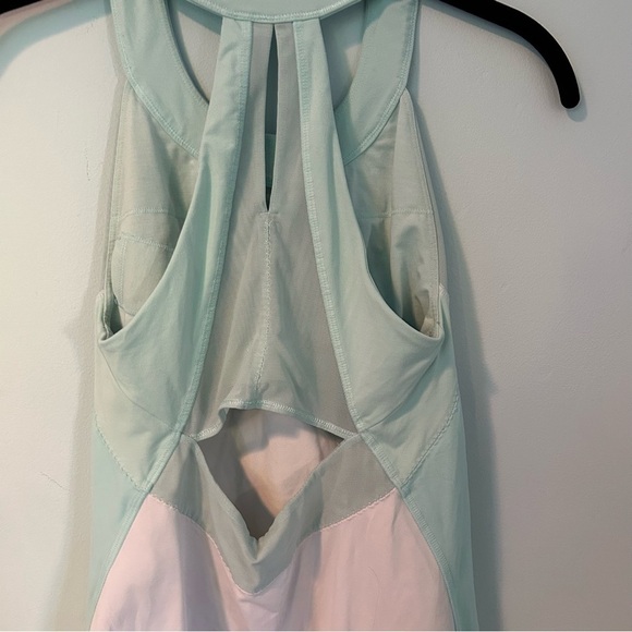 Lululemon Run: Make it Count Mint Green & White Scuba Tank Size - Picture 9 of 13